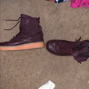 Maroon high ankle Air Force 1s size 10.5